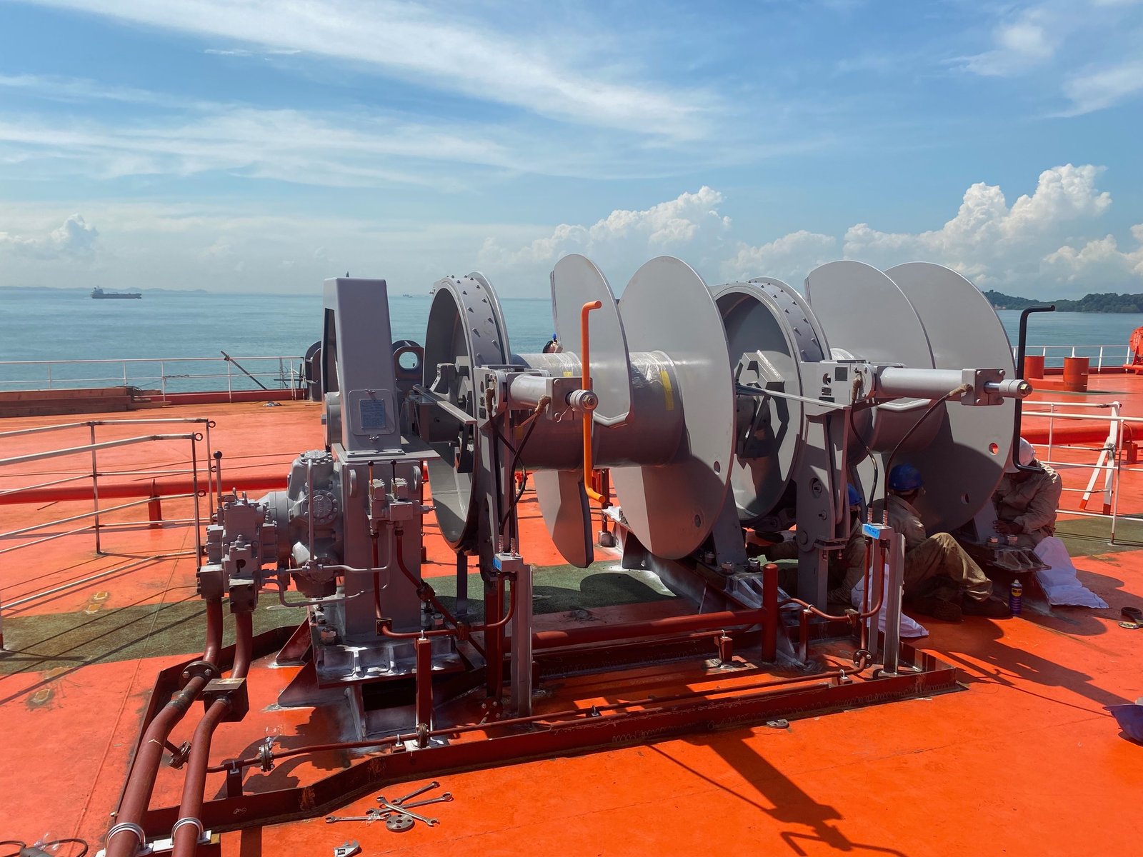 Mooring winch installation